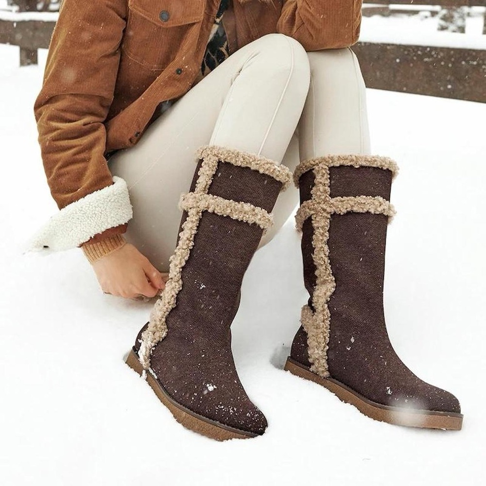 NIB Vivaia Fur Boots